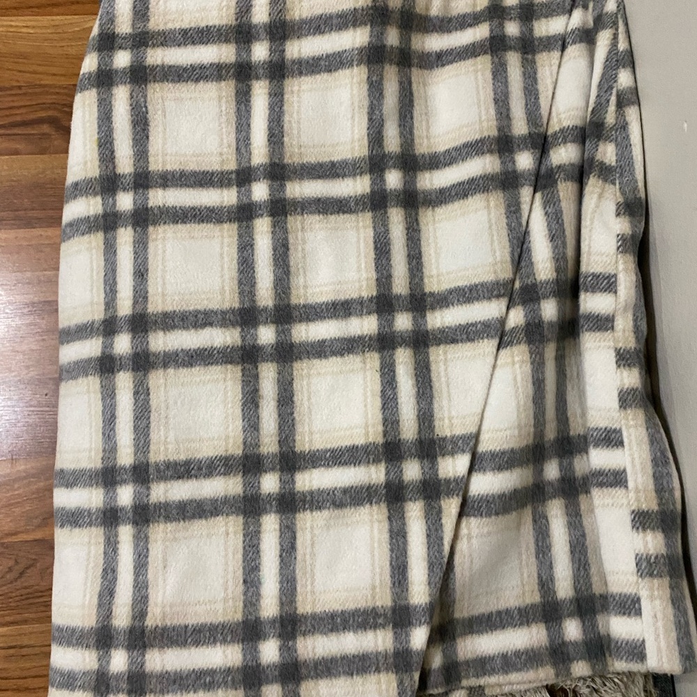Bagatelle Plaid Skirt in Cream and Gray